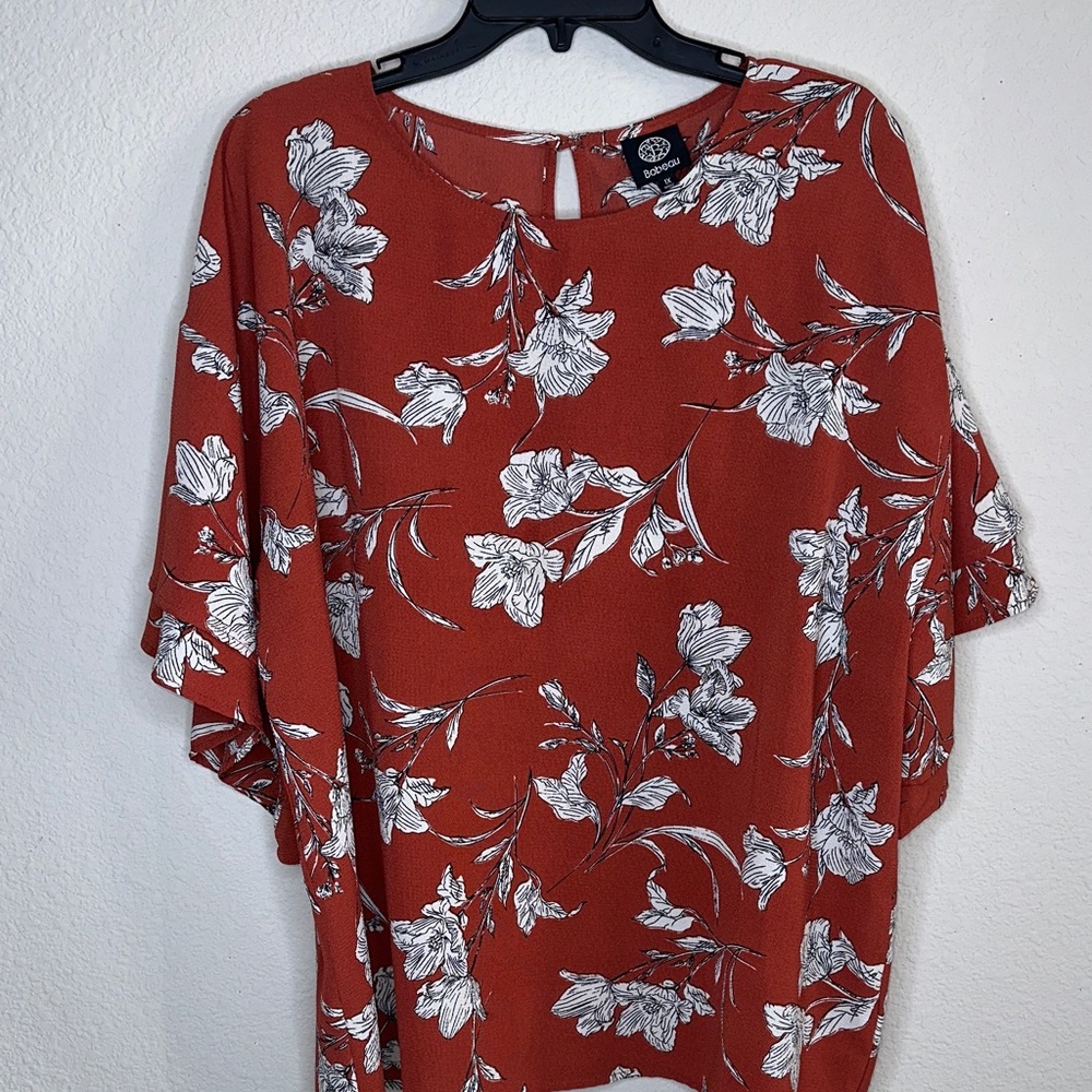 Bobeau Terracotta and White‎ Floral Blouse